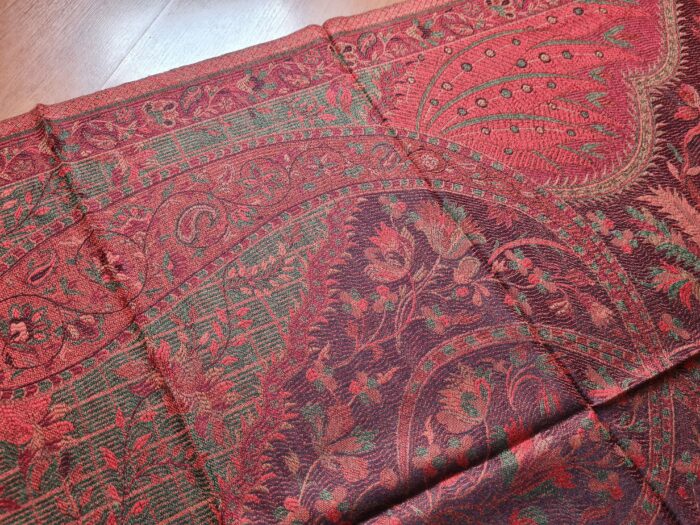 Pashimina indiana estampada de viscose dupla face bordô com franja