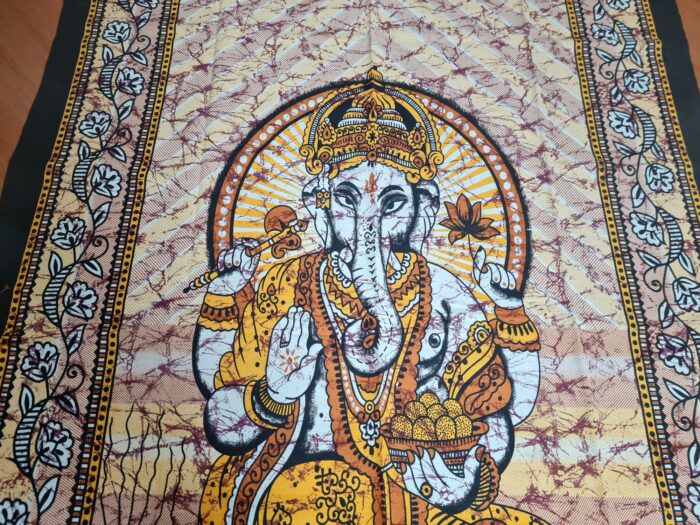 20230303_203843 Colcha indiana ou painel de algodão estampa de Ganesha amarelo 2,10m