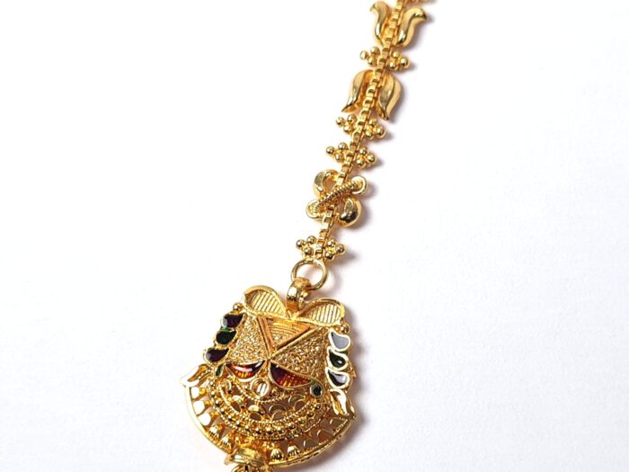 Tika joia indiana de testa dourado com pedrinhas