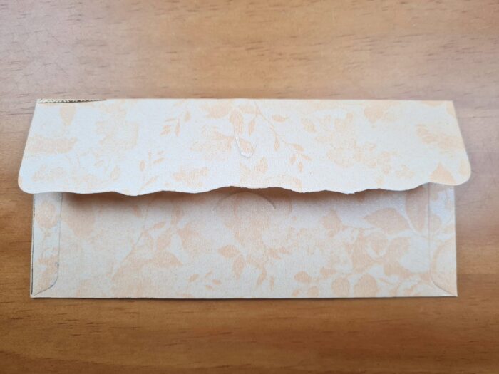 20230331_210617 Envelope indiano de luxo estampa de arabescos salmão e dourado