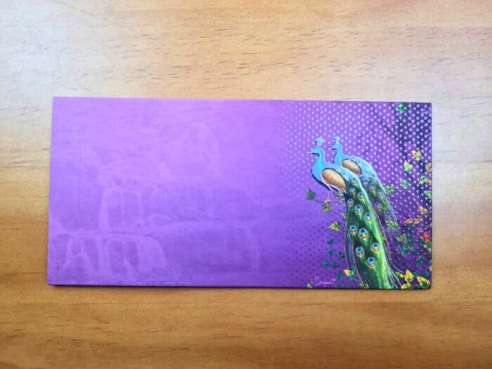 envelope indiano luxuoso de pavões roxo gramatura forte