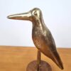 Adorno decorativo indiano base com pássaro dourado artesanal 21cm