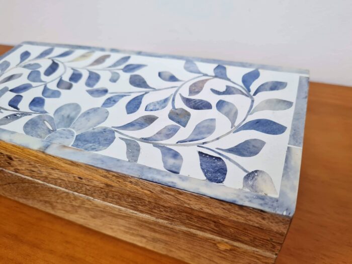Caixa indiana decorativa com tampo floral azulejado 23cm