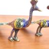 20230407_133243 Duo de estátuas de pavão em metal com pintura colorida