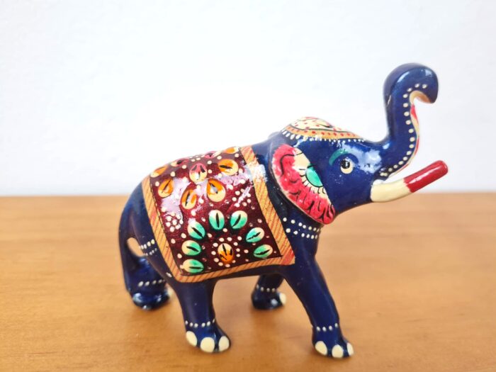 Elefante de metal esmaltado azul e color com técnica cloisonné 8cm
