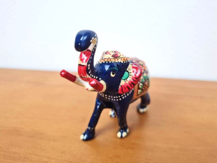 Elefante de metal esmaltado azul e color com técnica cloisonné 8cm