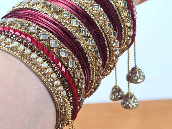 Conjunto de 2 braceletes indianos luxo para noivas indianas vermelho e dourado