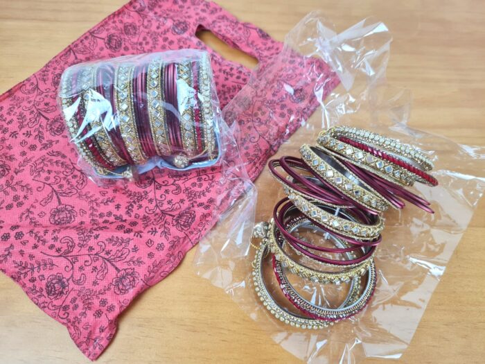 Conjunto de 2 braceletes indianos luxo para noivas indianas vermelho e dourado