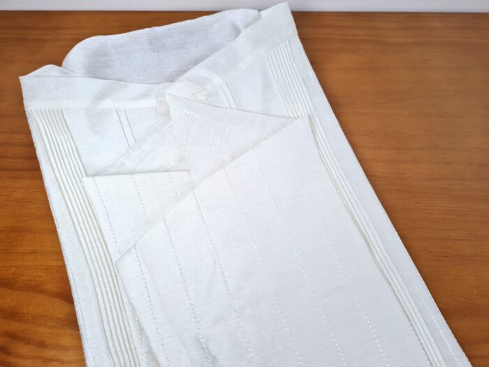 Conjunto completo de vestuário para noivo em casamentos indianos