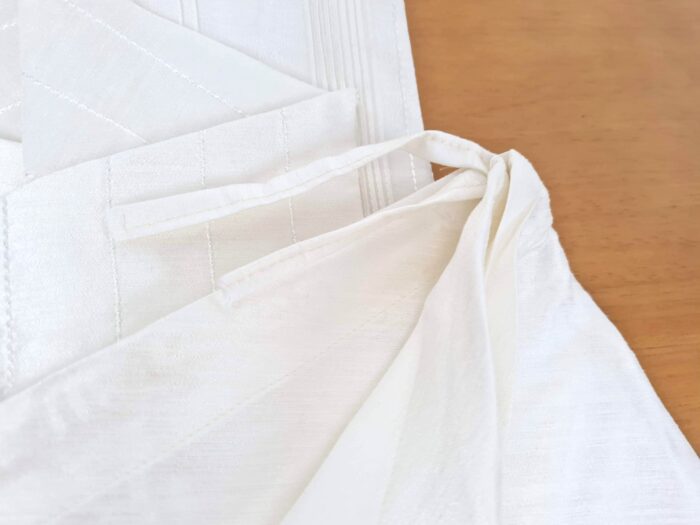 Conjunto completo de vestuário para noivo em casamentos indianos