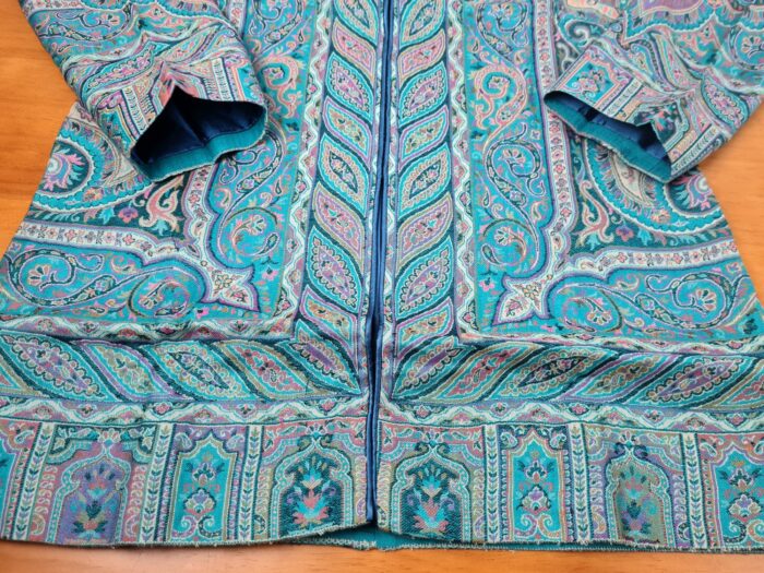 20230407_175447 Jodhpuri Suit Majestic Paisley paletó indiano estampado verde e color
