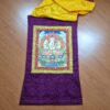 Avalokiteshvara representa, em qualquer caso, a Compaixão de todos os Budas. Com seda
