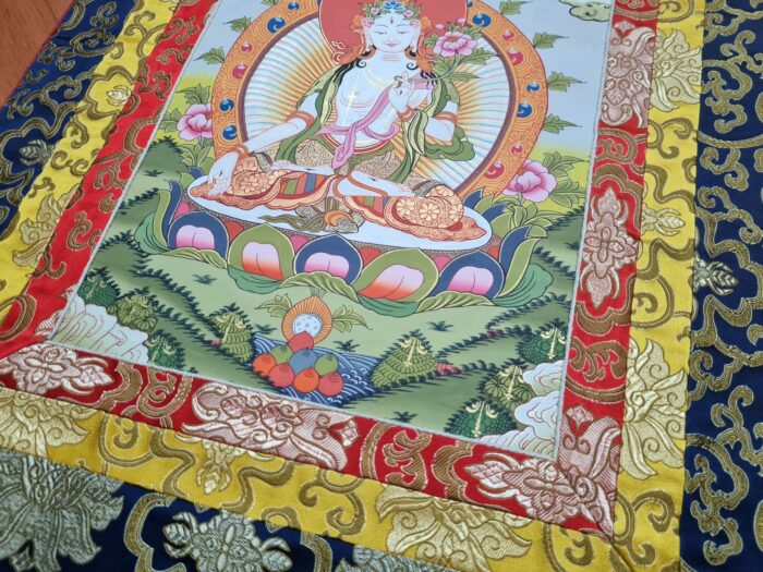 Painel de obra de arte Thangka A Deusa da Compaixão com brocado de seda