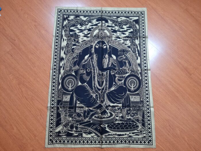 Panô indiano gold (dourado) estampa do deus Ganesha para decorar ambientes, com 100cm