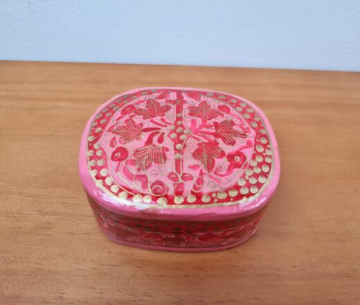 caixinha indiana de papel machê rosa e vermelho, floral