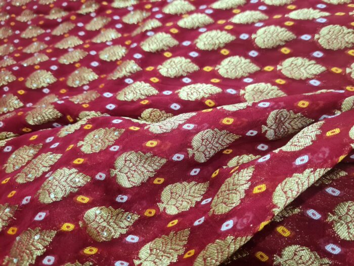 Sari indiano de seda luxuoso para noivas vermelho e dourado bordado e pedrarias