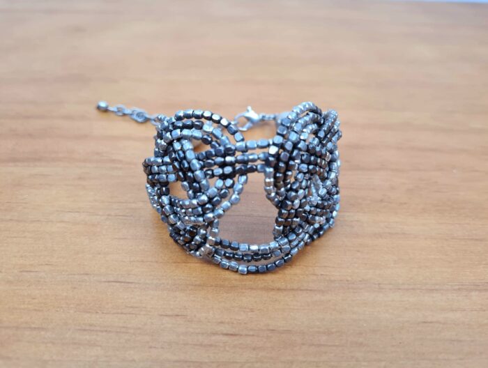20230530_150314 Pulseira indiana maleável de miçangas cinza prateado
