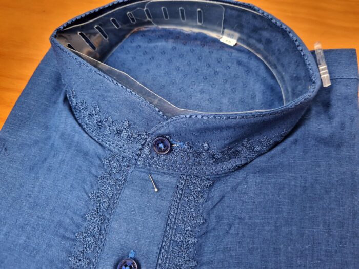 Kurta de algodão (bata masculina longa) azul com bordados