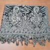Echarpe indiana algodão com viscose dupla face estampa de arabescos preto e bege