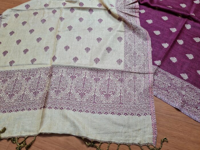 Echarpe indiana algodão com viscose dupla face estampa de arabescos uva e bege