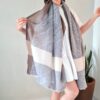 20260408_165322 Pashimina indiana de cashmere estampa paisleys tons de bege e cinza