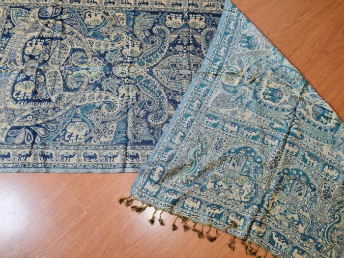Echarpe indiana algodão com viscose dupla face estampa de arabescos azul e verde
