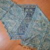 Echarpe indiana algodão com viscose dupla face estampa de arabescos azul e verde