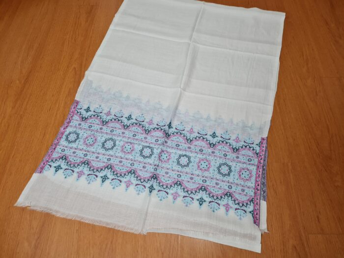Pashimina indiana de cashmere estampa geométrica e floral creme e azul