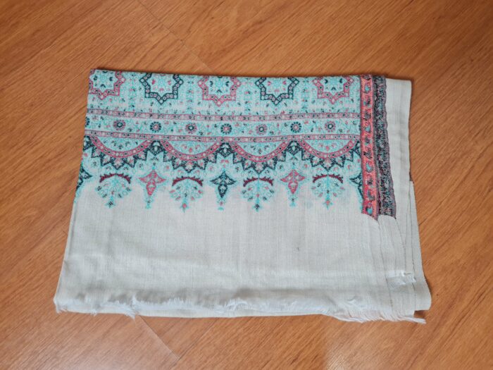 Pashimina indiana de cashmere estampa geométrica e floral creme e verde