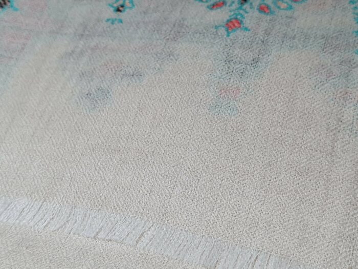 Pashimina indiana de cashmere estampa geométrica e floral creme e verde água