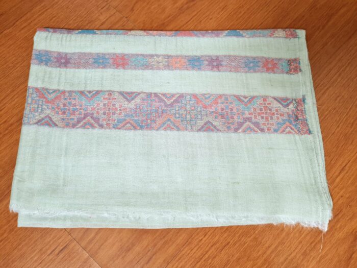 Pashimina indiana de cashmere estampa geométrica e floral verde bebê