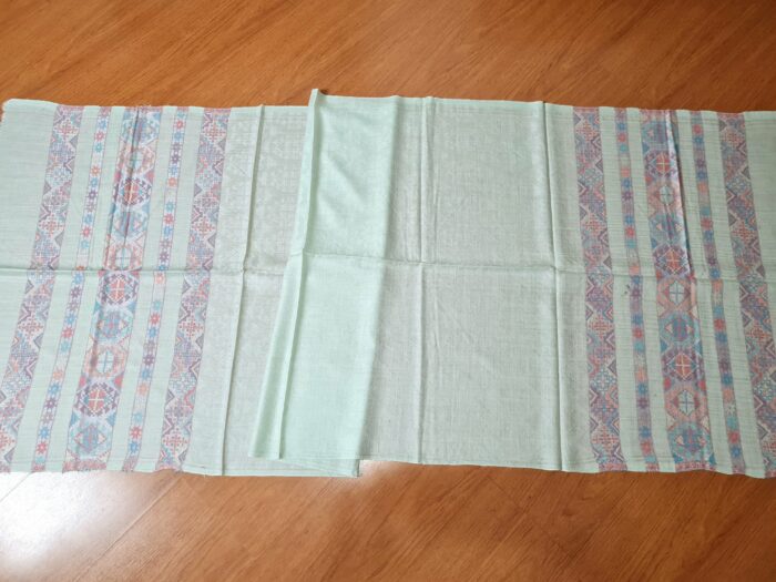 Pashimina indiana de cashmere estampa geométrica e floral verde bebê