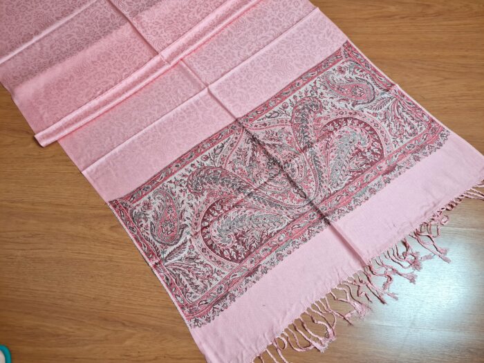 20230718_185052 Pashimina indiana estampada de viscose com faixas estampadas paisley rosa
