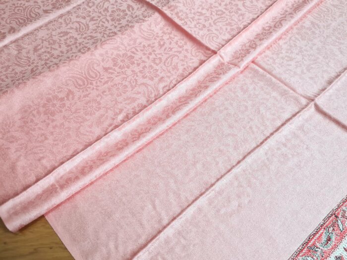 20230718_185057 Pashimina indiana estampada de viscose com faixas estampadas paisley rosa