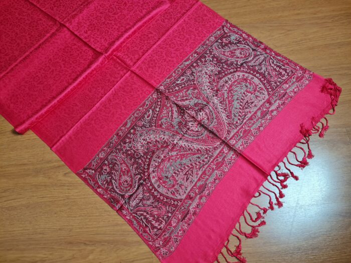 Pashimina indiana estampada de viscose com faixas estampadas paisley cereja