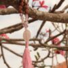 Japamala de Rudrakshas de Bali com mix de pedras Quartzo Rosa, Ametista e Quartzo Cristal
