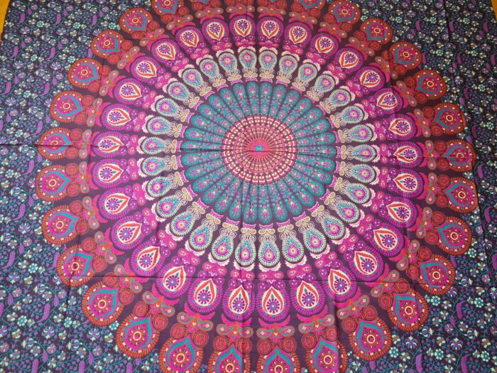 Colcha indiana ou painel decorativo Mandala rosa e turquesa (2,40m x 2,10m)
