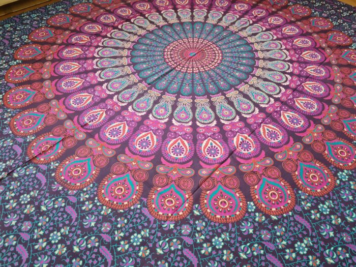 Colcha indiana ou painel decorativo Mandala rosa e turquesa (2,40m x 2,10m)