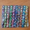 kit com 12 canetas indianas coloridas artesanais fetas de miçangas e espelhinhos