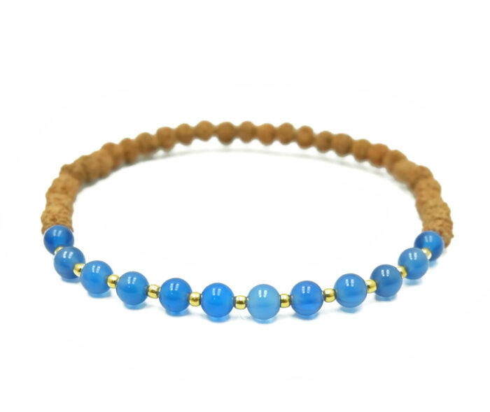Pulseira de Rudraksha verdadeira, tamanho 4mm, com pedras de Ágata azul. Peça feita artesanalmente, com ritual de purificação.