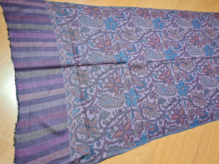 20230818_155308 Pashimina indiana de cashmere estampado com listras roxo e outras cores