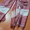 Pashimina indiana de cashmere estampa paisleys de creme e vinho