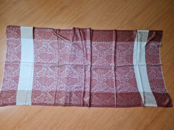 Pashimina indiana de cashmere estampa paisleys de creme e vinho