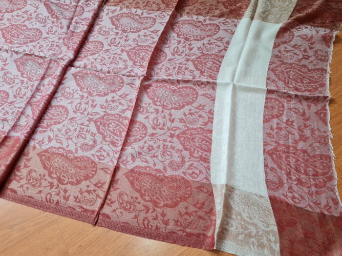 Pashimina indiana de cashmere estampa paisleys de creme e vinho