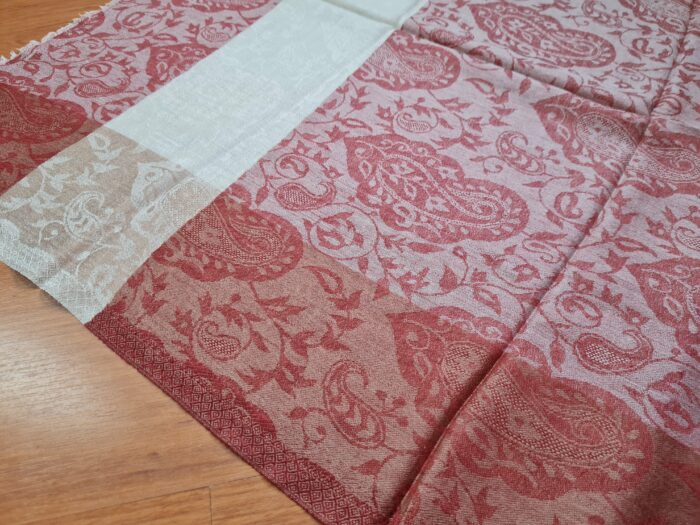 Pashimina indiana de cashmere estampa paisleys de creme e vinho