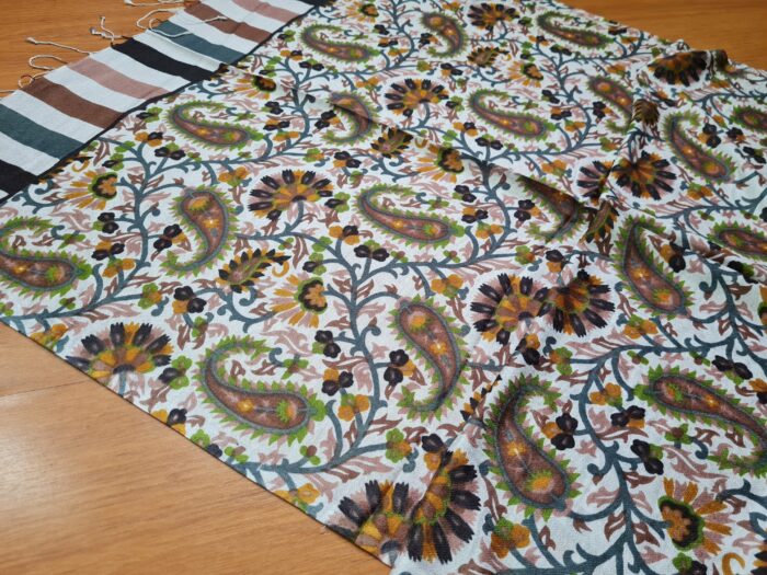 Echarpe indiana estampa paisley de viscose marrom e coloridos