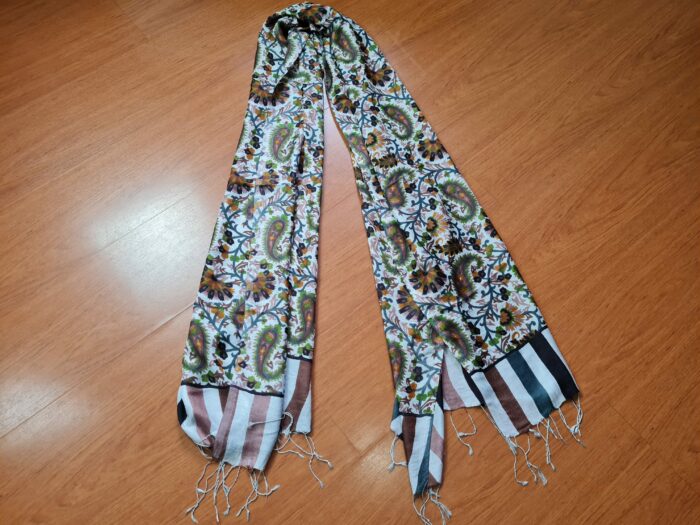 Echarpe indiana estampa paisley de viscose marrom e coloridos