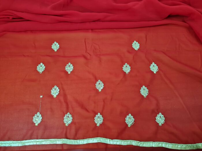 Sari indiano de seda luxuoso azul e dourado bordado
