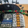 Bolsa indiana Banjara 100% bordada a mão preto e coloridos