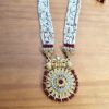Conjunto completo de semi joia clássica indiana com pérolas e pedras vinho